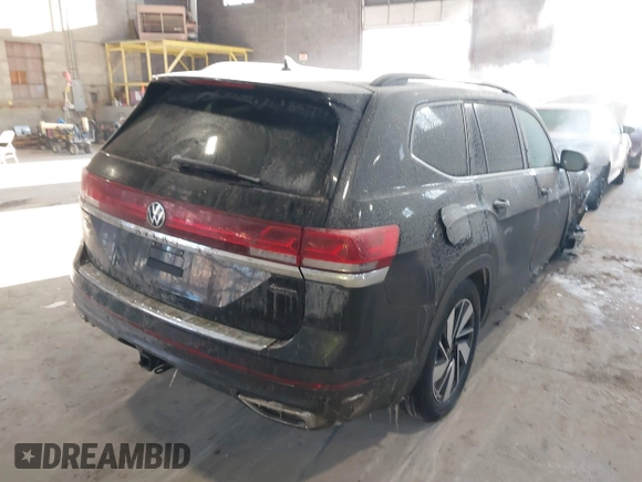 2024 Volkswagen Atlas SE z VIN 1V2KR2CA2RC504915, wystawiony jako IAAI lot #41417206 z przebiegiem 39 238 mil mil oraz . Historia ofert i sprzedaży dostępna na DreamBid. Obrazek 4.
