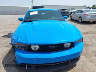 2010 Ford Mustang GT z VIN 1ZVBP8CH0A5113940, wystawiony jako IAAI lot #42068181 z przebiegiem 131 760 mil mil oraz . Historia ofert i sprzedaży dostępna na DreamBid. Obrazek 12.