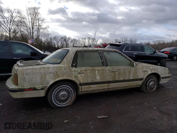 1989 Oldsmobile Cutlass z VIN 1G3AM51W0KG347458, wystawiony jako Copart lot #86949074 z przebiegiem 30 169 mil mil oraz Tytuł czysty. Historia ofert i sprzedaży dostępna na DreamBid. Obrazek 3.