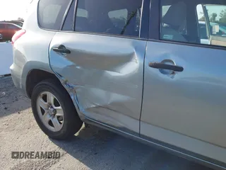 2008 Toyota RAV4 with VIN JTMZD33V386069231, listed as a IAAI auction lot 41939718 with 211,595 mi miles. Bid and sale history available at carsss.com. Image 6.