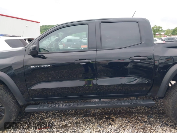 2024 Chevrolet Colorado 4WD Trail Boss with VIN 1GCPTEEK9R1310474, listed as a IAAI auction lot 42114233 with 4,970 mi miles and . Bid and sale history available at DreamBid. Image 14.