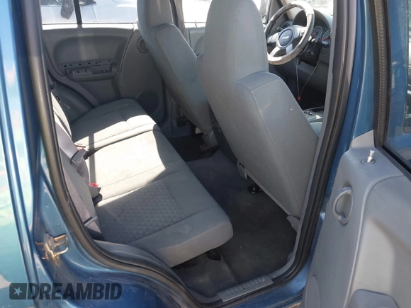 2005 Jeep Liberty Sport with VIN 1J4GK48K55W718275, listed as a IAAI auction lot 41869950 with 198,154 mi miles. Bid and sale history available at carsss.com. Image 8.