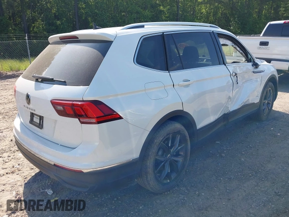 2023 Volkswagen Tiguan SE z VIN 3VVNB7AX9PM121316, wystawiony jako IAAI lot #42138562 z przebiegiem 19 118 mil mil oraz . Historia ofert i sprzedaży dostępna na DreamBid. Obrazek 4.