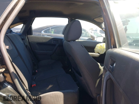 2008 Ford Focus SE with VIN 1FAHP35N78W262939, listed as a IAAI auction lot 41655534 with 274,086 mi miles. Bid and sale history available at carsss.com. Image 8.