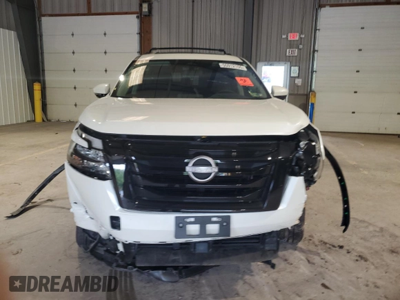 2023 Nissan Pathfinder SV z VIN 5N1DR3BD1PC261313, wystawiony jako Copart lot #55912155 z przebiegiem 13 527 mil mil oraz Szkoda całkowita • Salvage title. Historia ofert i sprzedaży dostępna na DreamBid. Obrazek 5.