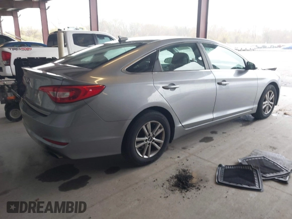 2016 Hyundai Sonata SE with VIN 5NPE24AF0GH375684, listed as a IAAI auction lot 42008639 with 172,199 mi miles and . Bid and sale history available at carsss.com. Image 4.