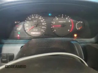 2000 Nissan Frontier XE z VIN 1N6ED26Y2YC369789, wystawiony jako Copart lot #53255695 z przebiegiem 165 792 mil mil oraz Czysty tytuł • Clean title. Historia ofert i sprzedaży dostępna na DreamBid. Obrazek 9.