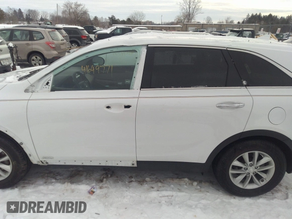 2018 Kia Sorento LX with VIN 5XYPGDA34JG404831, listed as a IAAI auction lot 41649771 with 81,819 mi miles. Bid and sale history available at carsss.com. Image 14.