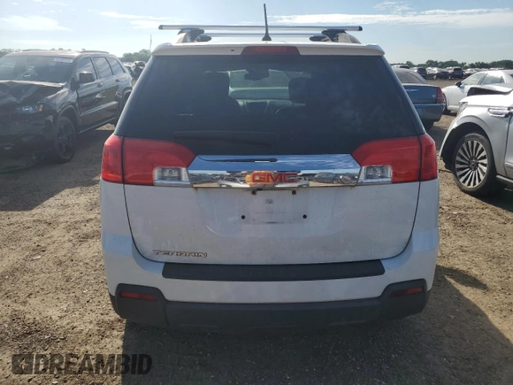 2013 GMC Terrain SLT z VIN 2GKALUEK7D6327980, wystawiony jako Copart lot #62178555 z przebiegiem 158 257 mil mil oraz Czysty tytuł • Clean title. Historia ofert i sprzedaży dostępna na DreamBid. Obrazek 6.