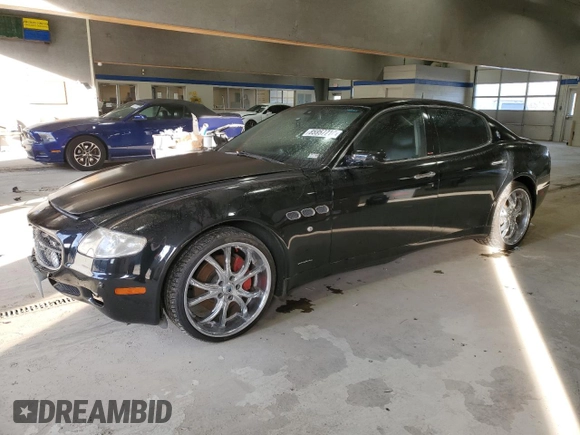 2005 Maserati Quattroporte z VIN ZAMCE39A050015127, wystawiony jako Copart lot #85957714 z przebiegiem 88 278 mil mil oraz Czysty tytuł • Clean title. Historia ofert i sprzedaży dostępna na DreamBid. Obrazek 1.