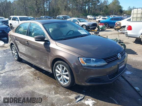 2014 Volkswagen Jetta Sedan SE w/Connectivity with VIN 3VWD07AJ1EM361255, listed as a IAAI auction lot 41385849 with 166,124 mi miles. Bid and sale history available at carsss.com. Image 1.