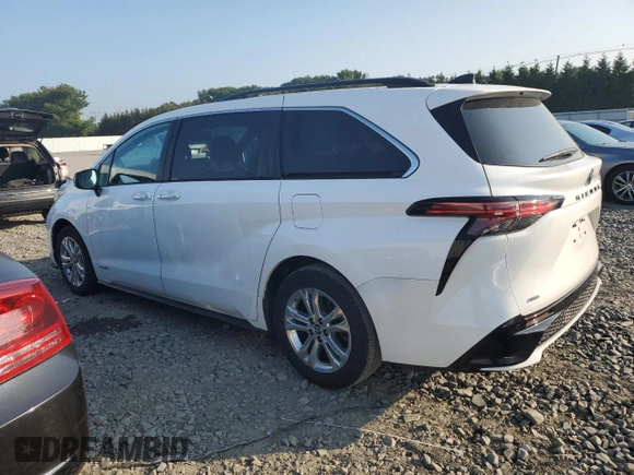 2021 Toyota Sienna XSE with VIN 5TDDSKFC5MS033801, listed as a Copart auction lot 68624204 with 42,300 mi miles and Salvage Title. Bid and sale history available at carsss.com. Image 2.