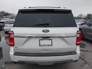 2018 Ford Expedition XLT with VIN 1FMJU1HT2JEA70497, listed as a IAAI auction lot 41397007 with 88,736 mi miles. Bid and sale history available at carsss.com. Image 17.