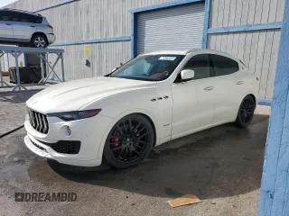 2018 Maserati Levante S with VIN ZN661YUL2JX302178, listed as a Copart auction lot 71066354 with 30,586 mi miles and Clean Title. Bid and sale history available at carsss.com. Image 1.
