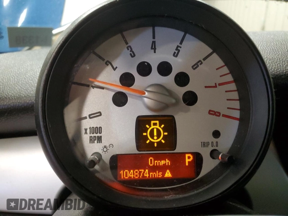 2013 MINI Hardtop with VIN WMWSU3C53DT681665, listed as a Copart auction lot 60752355 with 104,874 mi miles and Salvage title. Bid and sale history available at DreamBid. Image 9.