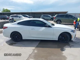 2025 BMW 4 Series M440i с VIN WBA73DA08SCT12903, выставлен на аукционе IAAI как лот 42461458 с пробегом Не указан миль и . История ставок и продаж доступна на DreamBid. Изображение 13.