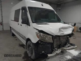 2021 Mercedes-Benz Sprinter Cargo with VIN W1Y4ECHY9MT060129, listed as a IAAI auction lot 41616041 with 215,726 mi miles. Bid and sale history available at carsss.com. Image 6.