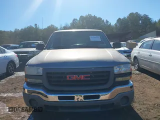 2006 GMC New Sierra 1500 SL with VIN 1GTEC19V96Z297128, listed as a IAAI auction lot 41309581 with 286,452 mi miles. Bid and sale history available at carsss.com. Image 6.