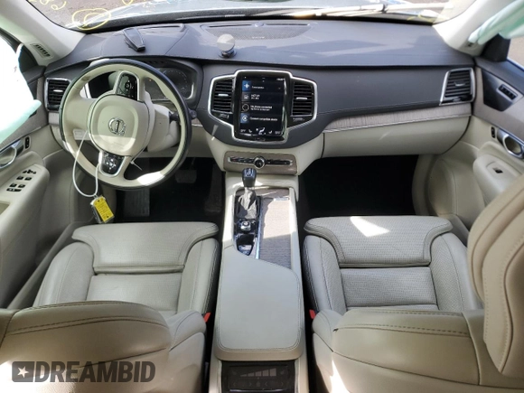 2022 Volvo XC90 Inscription with VIN YV4A22PL8N1871611, listed as a Copart auction lot 43710095 with 68,693 mi miles and Salvage title. Bid and sale history available at DreamBid. Image 8.