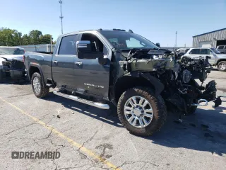 2020 GMC Sierra 3500HD Denali z VIN 1GT49WEY9LF262769, wystawiony jako Copart lot #74386594 z przebiegiem 34 178 mil mil oraz Szkody całkowita. Historia ofert i sprzedaży dostępna na DreamBid. Obrazek 4.
