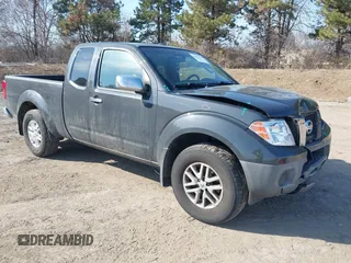 2014 Nissan Frontier SV z VIN 1N6AD0CW5EN751028, wystawiony jako IAAI lot #41791879 z przebiegiem 107 225 mil mil oraz . Historia ofert i sprzedaży dostępna na DreamBid. Obrazek 1.