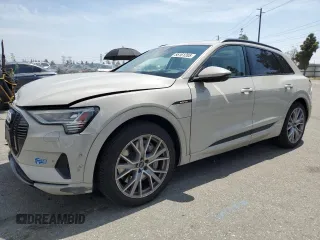 2021 Audi e-tron Prestige z VIN WA1VAAGE9MB024067, wystawiony jako Copart lot #55161285 z przebiegiem 55 806 mil mil oraz Szkoda całkowita • Salvage title. Historia ofert i sprzedaży dostępna na DreamBid. Obrazek 1.