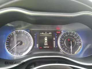 2015 Chrysler 200 Limited z VIN 1C3CCCAB2FN527267, wystawiony jako Copart lot #58697625 z przebiegiem 142 170 mil mil oraz Szkoda całkowita • Salvage title. Historia ofert i sprzedaży dostępna na DreamBid. Obrazek 9.