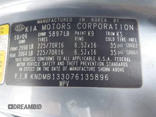 2007 Kia Sedona with VIN KNDMB133076135896, listed as a IAAI auction lot 41913992 with 225,817 mi miles and . Bid and sale history available at carsss.com. Image 9.