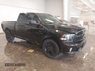 2016 Ram 1500 Express z VIN 1C6RR7FT5GS420740, wystawiony jako IAAI lot #41800374 z przebiegiem 161 393 mil mil oraz . Historia ofert i sprzedaży dostępna na DreamBid. Obrazek 1.