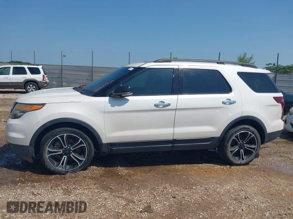 2014 Ford Explorer Sport z VIN 1FM5K8GT6EGC32434, wystawiony jako IAAI lot #42571931 z przebiegiem 170 558 mil mil oraz . Historia ofert i sprzedaży dostępna na DreamBid. Obrazek 14.