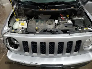 2017 Jeep Patriot 75th Anniversary z VIN 1C4NJRBB4HD128526, wystawiony jako Copart lot #48054165 z przebiegiem 58 696 mil mil oraz Szkoda całkowita • Salvage title. Historia ofert i sprzedaży dostępna na DreamBid. Obrazek 13.