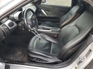 2006 BMW Z4 3.0i with VIN 4USBU33556LW67833, listed as a Copart auction lot 44933315 with 142,444 mi miles and Clean title. Bid and sale history available at DreamBid. Image 7.