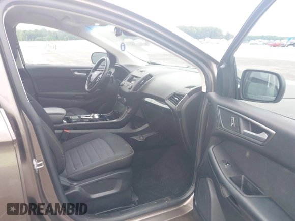 2019 Ford Edge SE with VIN 2FMPK3G99KBC51062, listed as a IAAI auction lot 42527855 with 97,658 mi miles and . Bid and sale history available at DreamBid. Image 5.