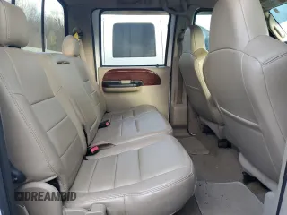 2006 Ford F-350 XL с VIN 1FTWW33P46EC87793, выставлен на аукционе Copart как лот 42905885 с пробегом 220 874 миль миль и Списание • Salvage title. История ставок и продаж доступна на DreamBid. Изображение 10.
