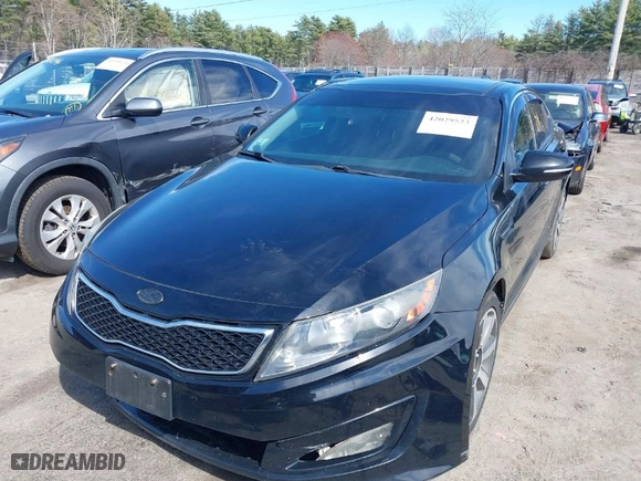 2012 Kia Optima SX with VIN 5XXGR4A68CG065969, listed as a IAAI auction lot 42029523 with 284,795 mi miles. Bid and sale history available at carsss.com. Image 2.