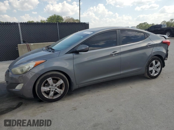 2013 Hyundai Elantra Limited z VIN 5NPDH4AEXDH397107, wystawiony jako Copart lot #57913735 z przebiegiem 147 674 mil mil oraz Szkoda całkowita • Salvage title. Historia ofert i sprzedaży dostępna na DreamBid. Obrazek 1.