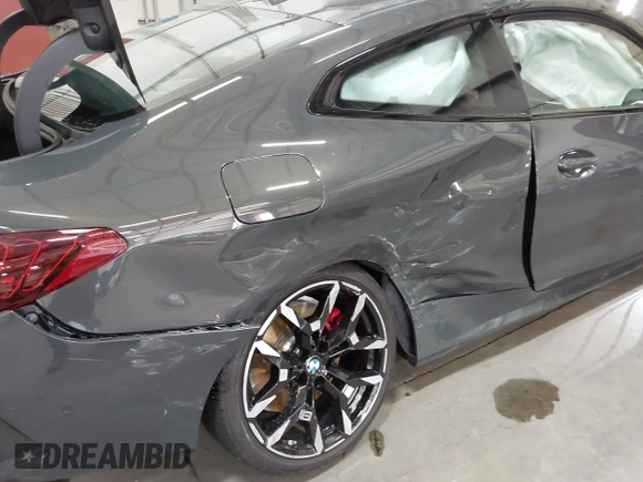 2025 BMW 4 Series M440i xDrive with VIN WBA83DA00SCT09661, listed as a IAAI auction lot 42591731 with 3,923 mi miles and . Bid and sale history available at DreamBid. Image 6.