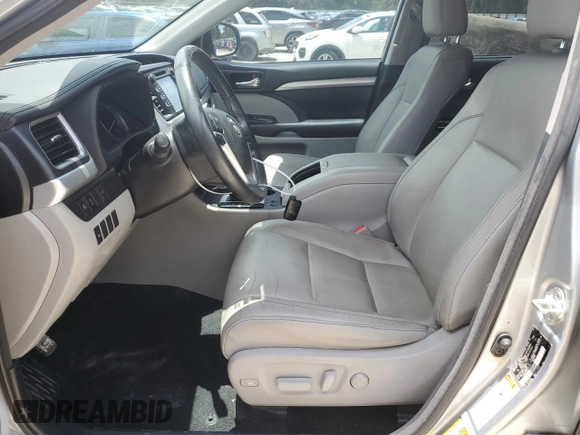 2018 Toyota Highlander SE with VIN 5TDKZRFH2JS264593, listed as a Copart auction lot 64802545 with 87,579 mi miles and Salvage title. Bid and sale history available at DreamBid. Image 7.