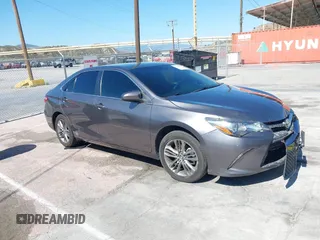 2015 Toyota Camry XLE z VIN 4T1BF1FK8FU979706, wystawiony jako IAAI lot #42298995 z przebiegiem 95 553 mil mil oraz . Historia ofert i sprzedaży dostępna na DreamBid. Obrazek 1.