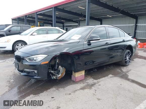 2015 BMW 3 Series 328i xDrive z VIN WBA3B5G56FNS18880, wystawiony jako IAAI lot #42454124 z przebiegiem 63 217 mil mil oraz . Historia ofert i sprzedaży dostępna na DreamBid. Obrazek 18.