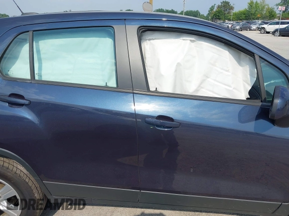 2019 Chevrolet Trax LS with VIN 3GNCJNSB9KL281783, listed as a IAAI auction lot 39713553 with 25,696 mi miles. Bid and sale history available at carsss.com. Image 13.