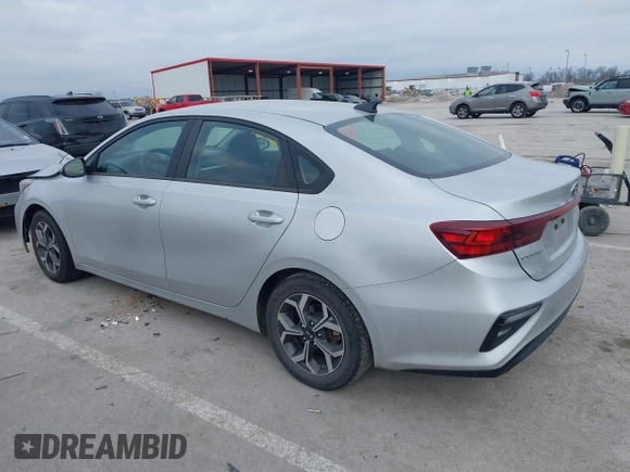 2021 Kia Forte LXS z VIN 3KPF24AD5ME269640, wystawiony jako IAAI lot #41381510 z przebiegiem 107 942 mil mil oraz . Historia ofert i sprzedaży dostępna na DreamBid. Obrazek 3.