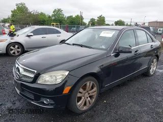 2011 Mercedes-Benz C 300 Sport z VIN WDDGF8BB8BR141526, wystawiony jako IAAI lot #42340242 z przebiegiem 105 699 mil mil oraz . Historia ofert i sprzedaży dostępna na DreamBid. Obrazek 2.