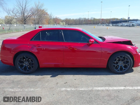 2016 Chrysler 300 S z VIN 2C3CCAGGXGH117091, wystawiony jako IAAI lot #42060505 z przebiegiem 81 938 mil mil oraz . Historia ofert i sprzedaży dostępna na DreamBid. Obrazek 13.