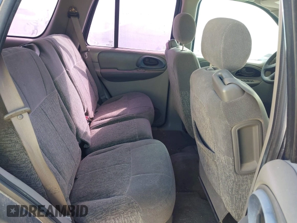 2003 Chevrolet TrailBlazer LS with VIN 1GNDS13S432222507, listed as a IAAI auction lot 42035817 with 220,061 mi miles. Bid and sale history available at carsss.com. Image 8.