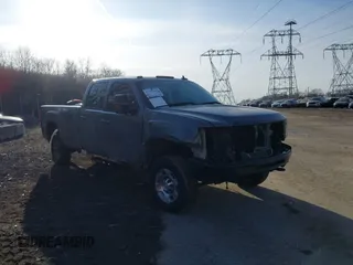 2008 GMC Sierra 3500HD SRW SLT z VIN 1GTHK33698F206358, wystawiony jako IAAI lot #41395304 z przebiegiem 280 645 mil mil oraz . Historia ofert i sprzedaży dostępna na DreamBid. Obrazek 19.