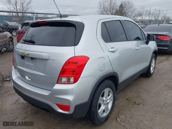 2019 Chevrolet Trax LS with VIN 3GNCJKSBXKL295142, listed as a IAAI auction lot 41900098 with 95,121 mi miles. Bid and sale history available at carsss.com. Image 4.