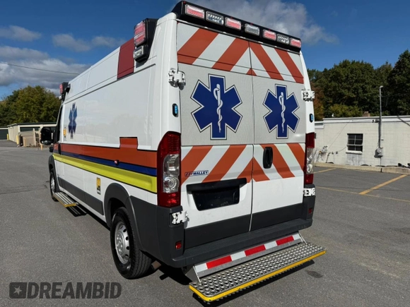 2017 Ram ProMaster Cargo with VIN 3C6URVHGSHE507937, listed as a Copart auction lot 75947704 with 122,808 mi miles and Clean Title. Bid and sale history available at DreamBid. Image 3.