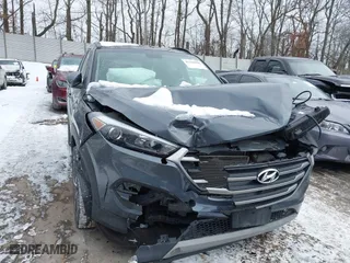 2018 Hyundai Tucson Value with VIN KM8J3CA24JU726897, listed as a IAAI auction lot 41396000 with 55,320 mi miles. Bid and sale history available at carsss.com. Image 6.