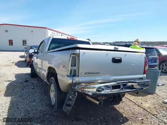 2006 Chevrolet Silverado 1500 LT1 with VIN 2GCEK19V761113414, listed as a IAAI auction lot 41835695 with 1 mi miles. Bid and sale history available at carsss.com. Image 3.